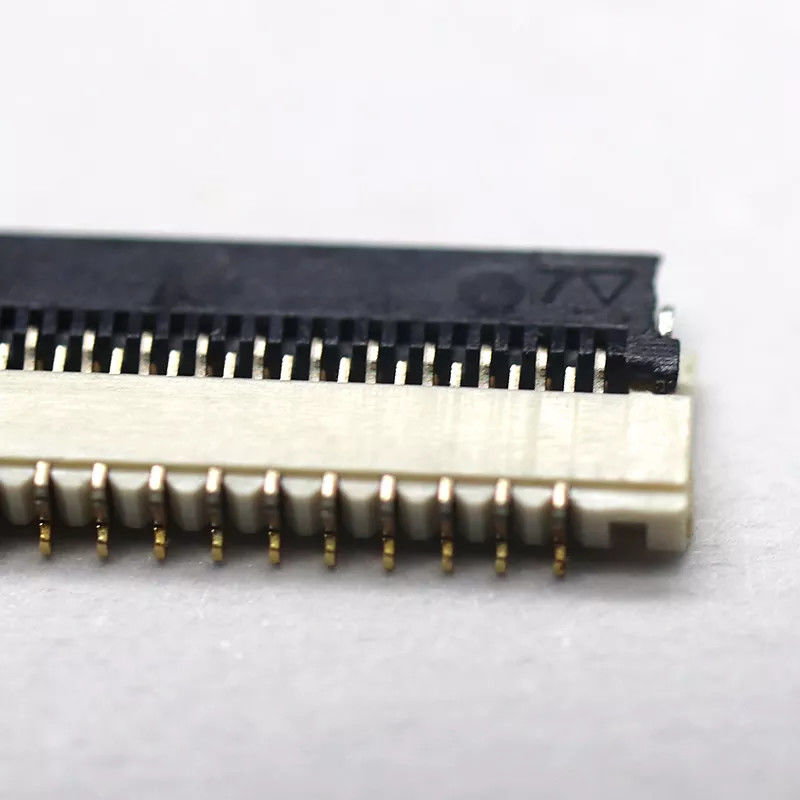 Elektronische het Uit elkaar plaatsen 0.3MM Hoogte 1.0mm PCB-het Contact van de Schakelaar13-71pin Bodem